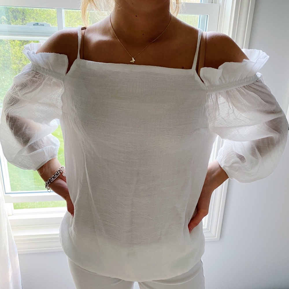 Super cute white top